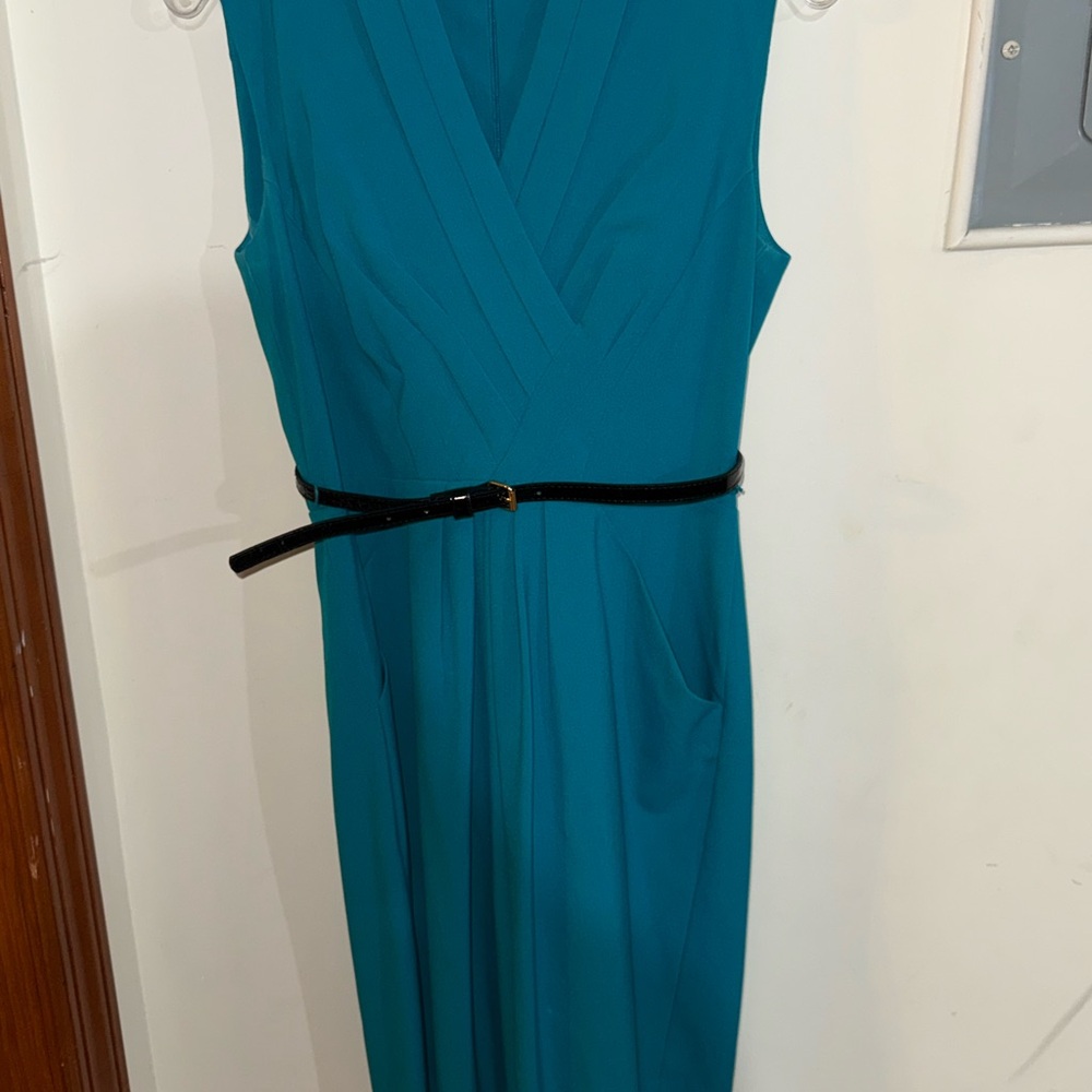 Elegant Teal Sleeveless Dress with Belt